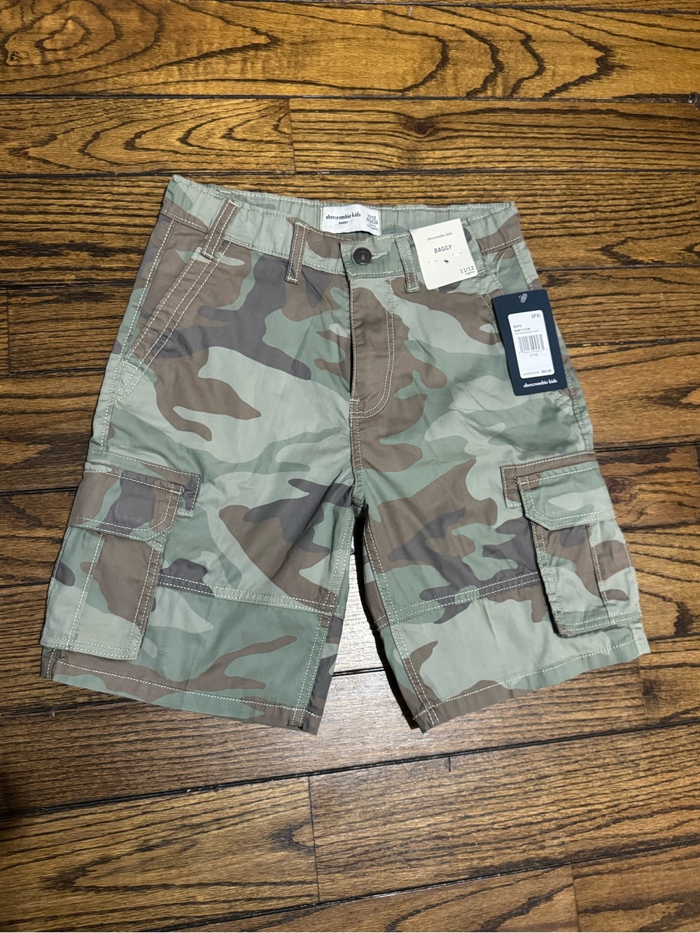 Abercrombie Kids Camo Cargo Shorts, NWT. Sz: 11/12